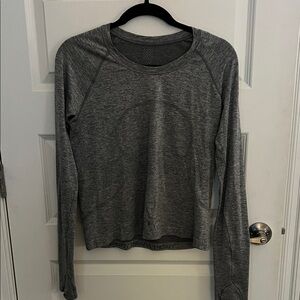 Lululemon swiftly tech 2.0 waist length Athletic Top
